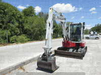 Pelle sur chenilles Takeuchi TB257FR