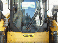 Skid steer loader Gehl V330