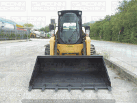 Skid steer loader Gehl V330