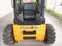 Skid steer loader Mustang 1900R HF