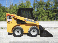 Skid steer loader Mustang 1900R HF