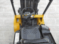 Other machines - Diesel forklift Caterpillar DP30