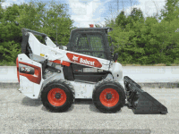 Skid steer loader Bobcat S76