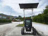 Skid steer loader Bobcat S76