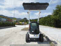 Skid steer loader Bobcat S590 HF
